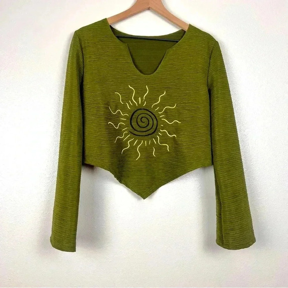 ROMWE Tops - ROMWE Sun Crop Top